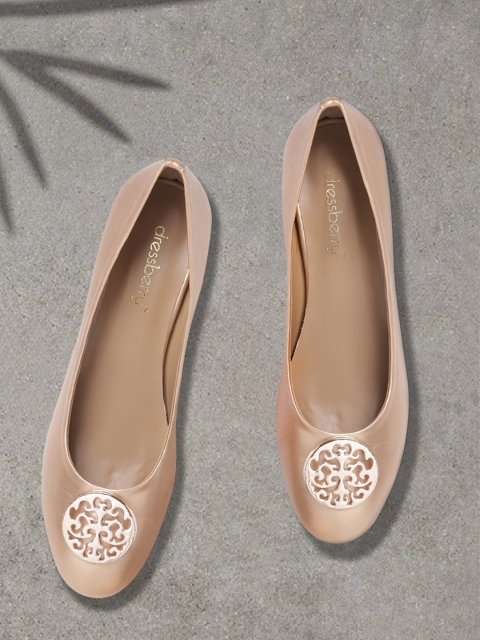 

DressBerry Women Rose Gold-Toned Solid Pumps with Metallic Detail