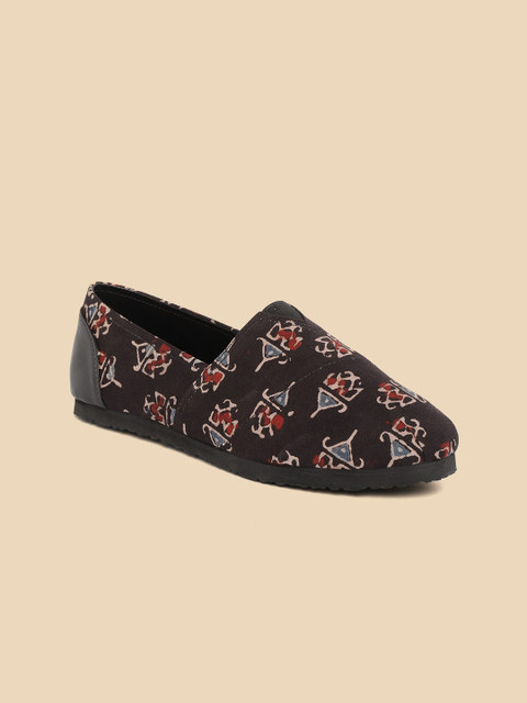

Taavi Women Coffee Brown & Beige Ethnic Motif Print Handcrafted Slip-Ons