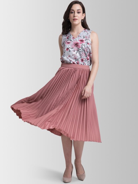 

FableStreet Women Grey & Mauve Floral Printed Top with Accordion Pleated Skirt