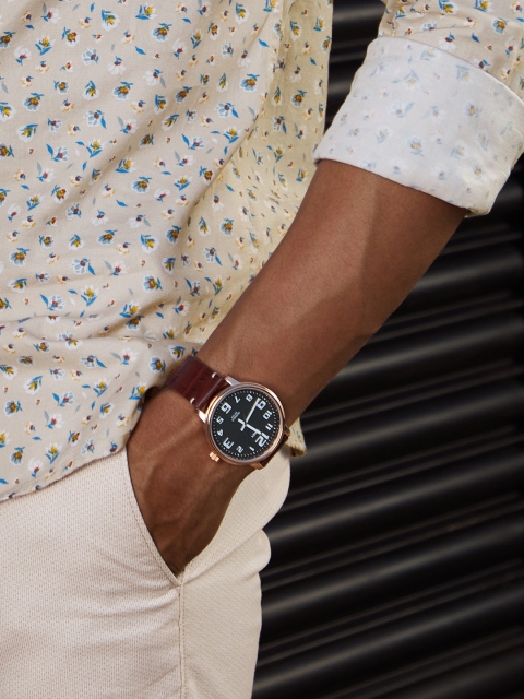 

Timex Men Beige Analogue Watch TWEG18302