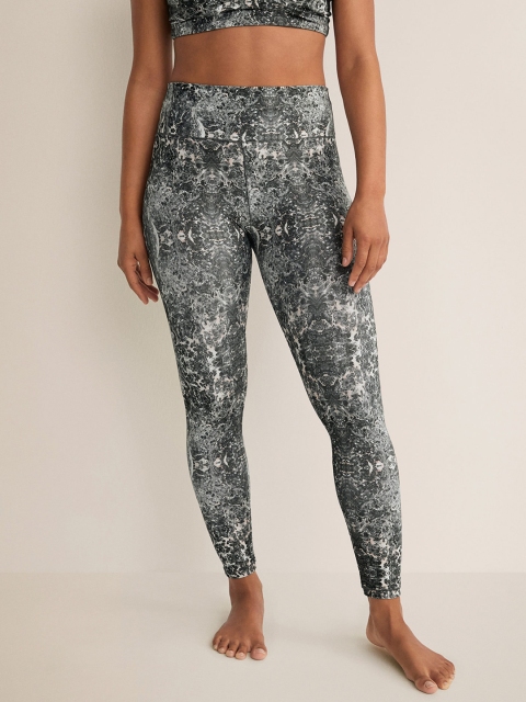 

MANGO Women Olive Green & Off-White Printed Ankle Length Tights