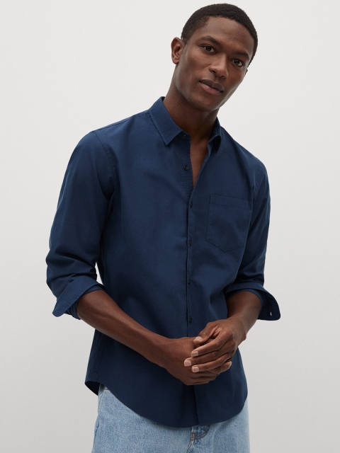

MANGO MAN Navy Blue Regular Fit Solid Casual Shirt