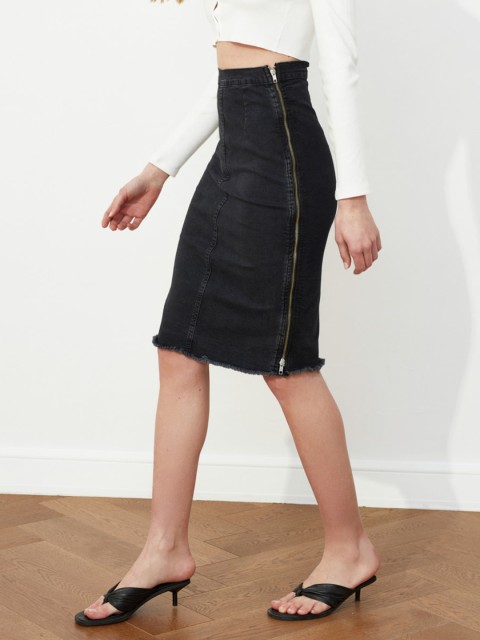 

TRENDYOL COLLECTION Women Black Washed Denim Straight Skirt
