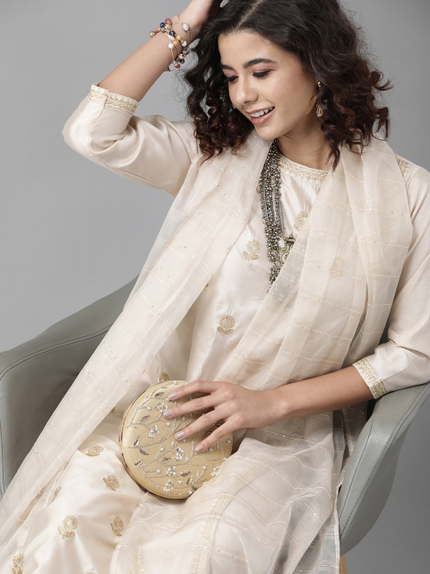 

Indo Era Calm Off White Embroidered Kurta Set