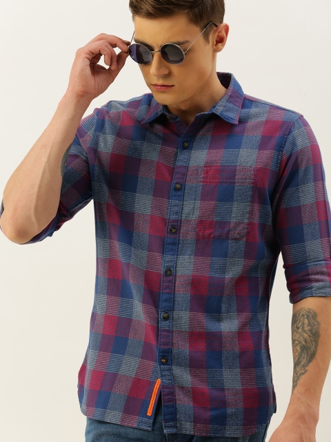 

SINGLE Men Red & Blue Regular Fit Checked Casual Shirt