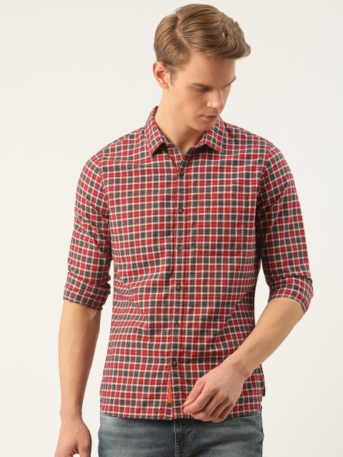 

SINGLE Men Red & Black Regular Fit Checked Pure Cotton Casual Shirt