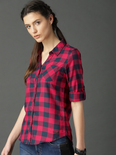 

Roadster Women Red & Navy Blue Regular Fit Checked Casual Shirt