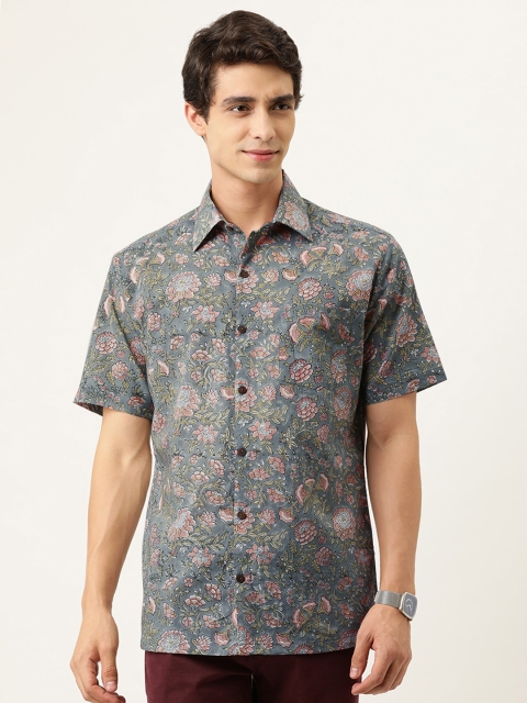 

Burnt Umber Men Grey & Peach-Coloured Regular Fit Floral Printed Casual Shirt