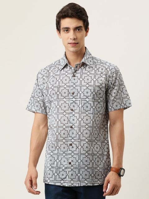 

Burnt Umber Men White & Grey Regular Fit Printed Casual Shirt