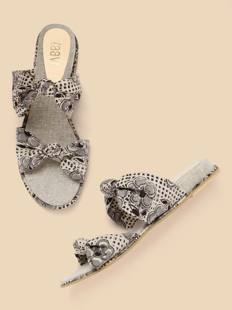 

Taavi Women Grey & Off-White Floral Print Handcrafted Open-Toe Flats