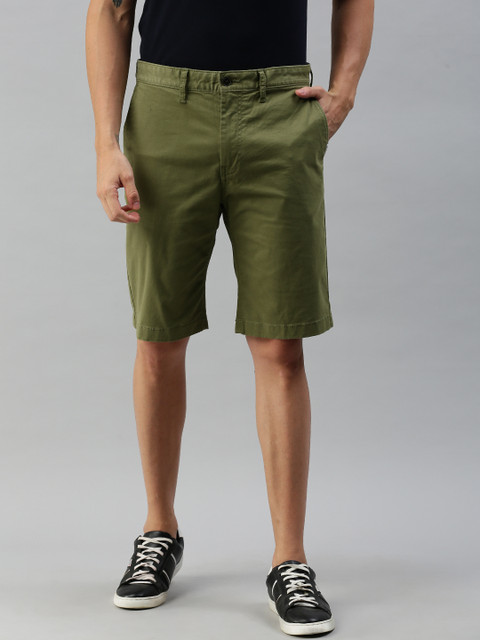 

Tommy Hilfiger Men Olive Green Solid Regular Fit Chino Shorts