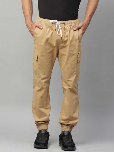 

Tommy Hilfiger Men Khaki Solid Straight Fit Cargos Trousers