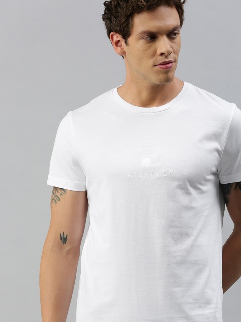 

Tommy Hilfiger Men White Solid Round Neck T-shirt