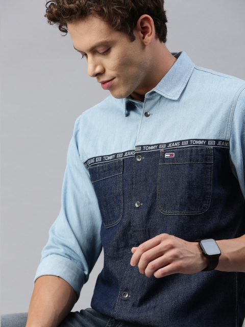

Tommy Hilfiger Men Blue & Navy Blue Regular Fit Colourblocked Casual Shirt