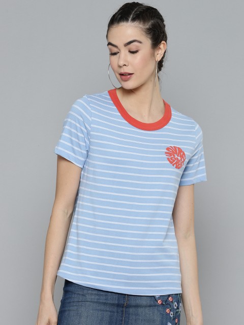 

VividArtsy Women Blue & White Pure Cotton Striped Round Neck T-shirt