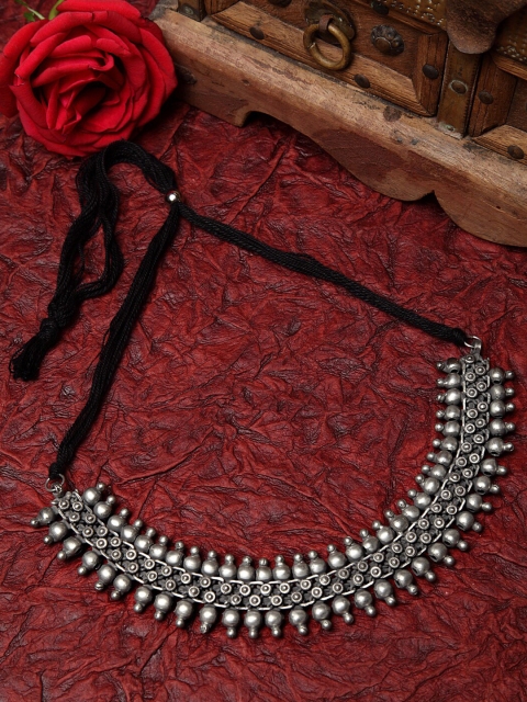 

Moedbuille Silver-Toned & Black Brass Silver-Plated Choker Necklace
