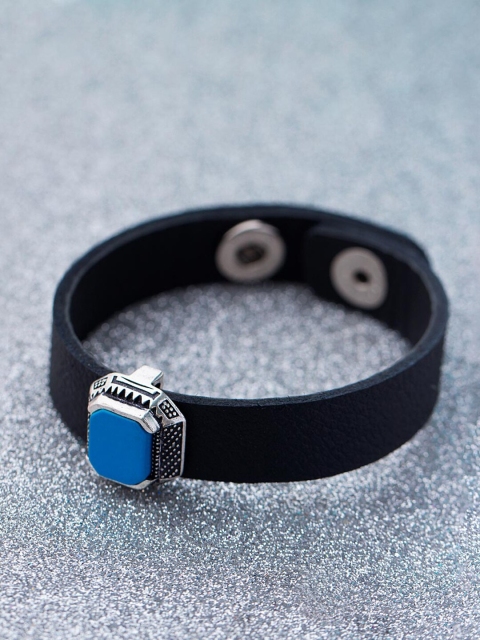 

Dare by Voylla Men Silver-Toned & Blue Leather Silver-Plated Handcrafted Wraparound Bracelet