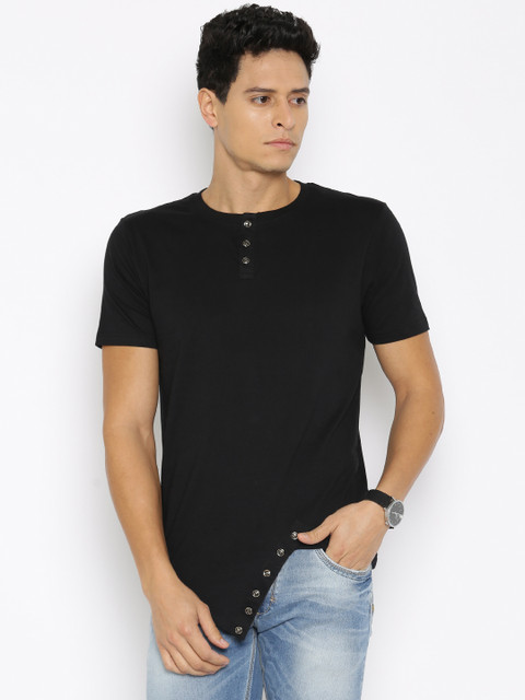 

Campus Sutra Men Black Solid Henley Neck T-Shirt