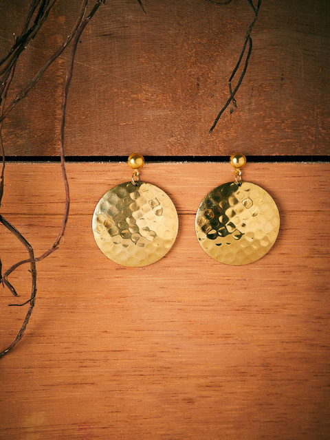 

ZeroKaata Gold-Plated Contemporary Drop Earrings