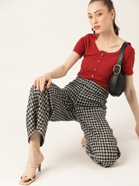 

DressBerry Maroon Solid Knitted Regular Top