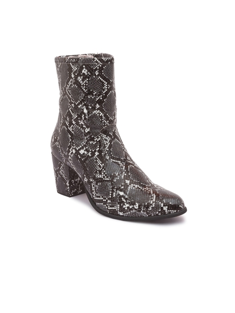 

Sole To Soul Women Black Textured Heeled Boots