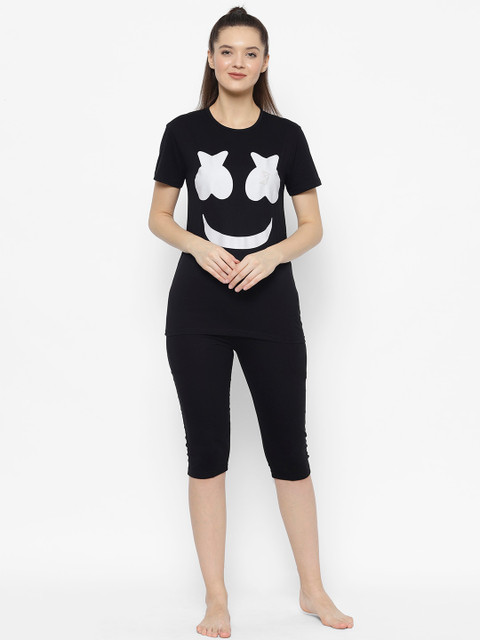 

VIMAL JONNEY Women Black & White Printed Night suit