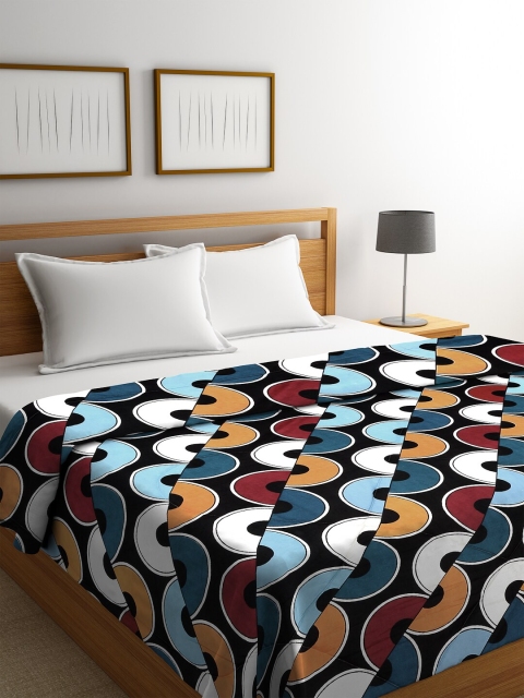 

KLOTTHE Black & Blue Geometric AC Room 553 GSM Double Bed Comforter