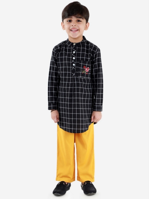 

Lil Peacock Boys Black Printed Pure Cotton Kurta with Churidar