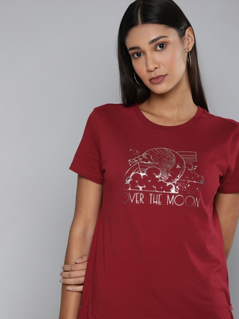 

Levis Women Maroon Typography Printed Pure Cotton T-shirt