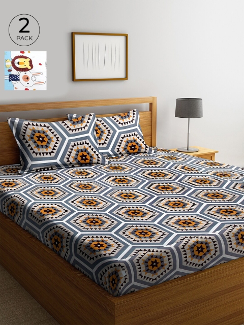

KLOTTHE White & Black Geometric 210 TC Cotton 2 King Bedsheet with 4 Pillow Covers