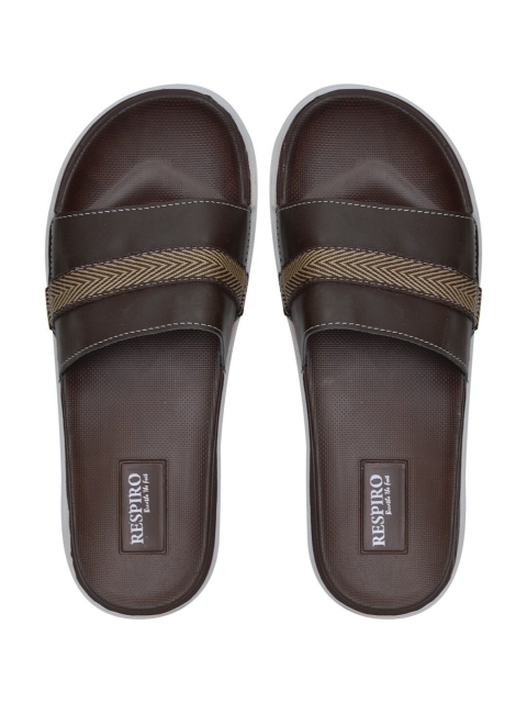 

Respiro Men Brown Printed Sliders