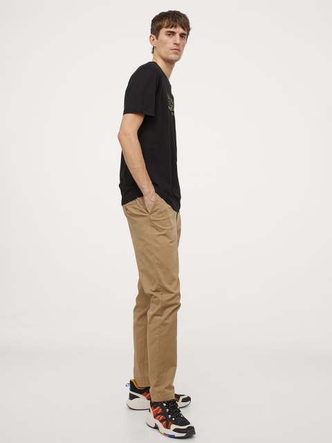 

H&M Men Black & White Cotton Printed T-shirt