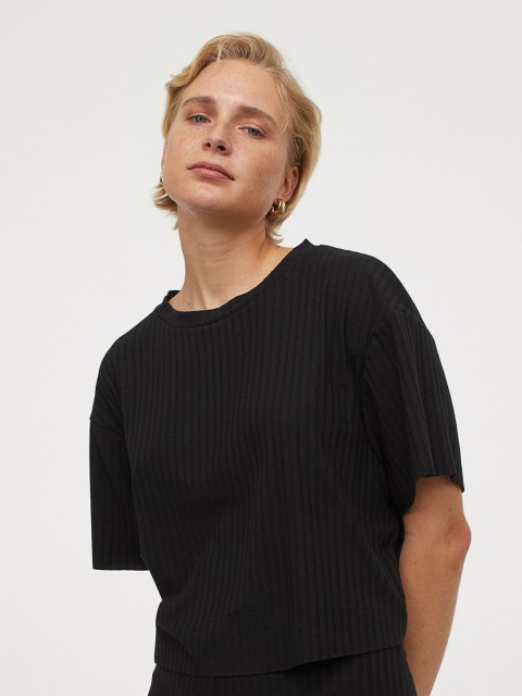 

H&M Women Black Solid Ribbed Cropped Top