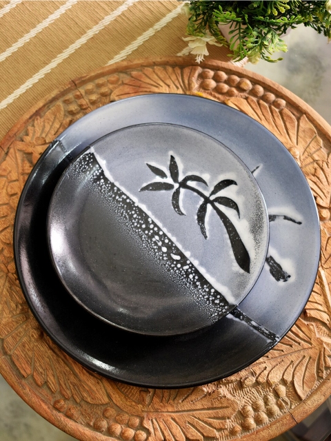 

Neerja Unisex Black Printed Plate