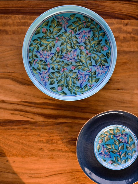 

Neerja Unisex Turquoise Blue Printed Plates