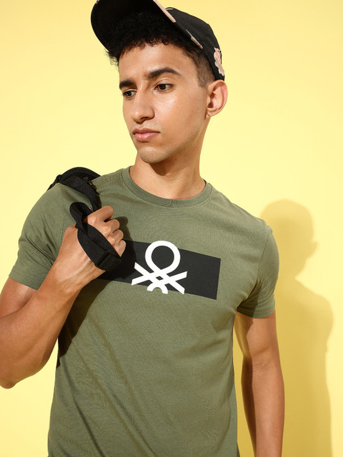 

United Colors of Benetton Men Olive Printed Carefree Shape Tshirt