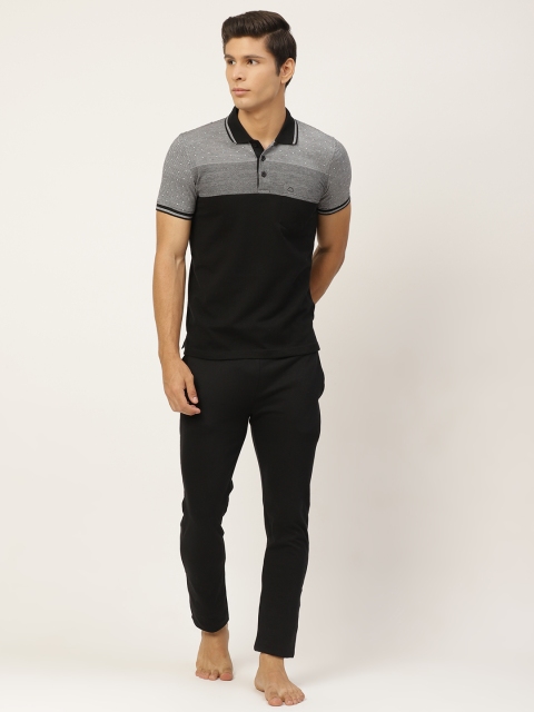 

Sweet Dreams Men Black & Grey Colourblocked Night suit