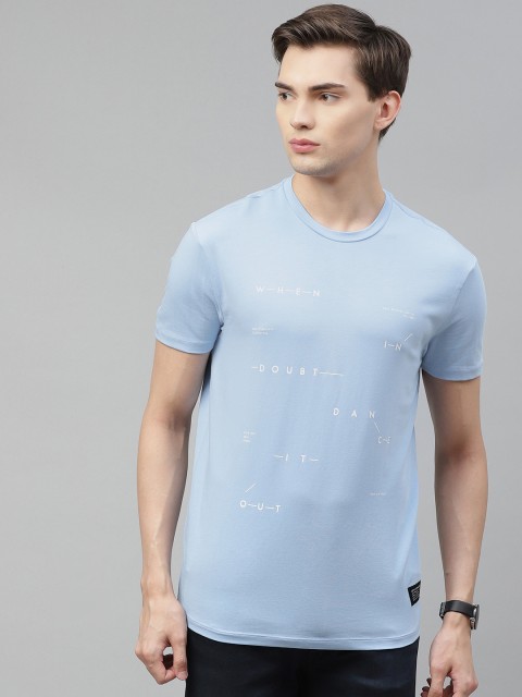 

Levis Men Blue & White Typography Printed T-shirt