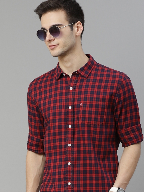 

Levis Men Red & Navy Blue Slim Fit Pure Cotton Checked Casual Shirt