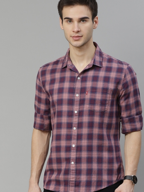 

Levis Men Mauve & Navy Blue Slim Fit Pure Cotton Checked Casual Shirt