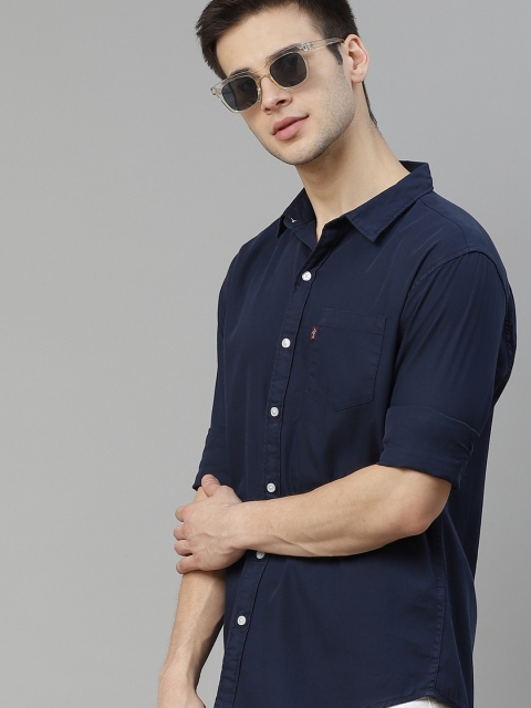 

Levis Men Navy Blue Pure Cotton Regular Fit Solid Casual Shirt