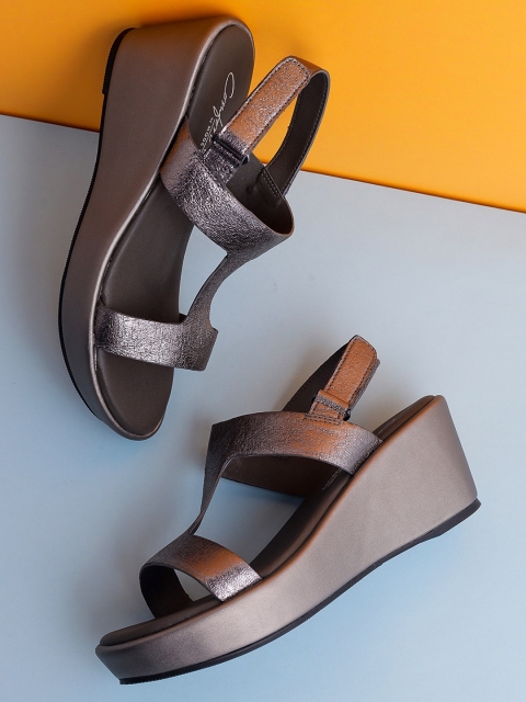 

Mode by Red Tape Women Charcoal Textured Heels