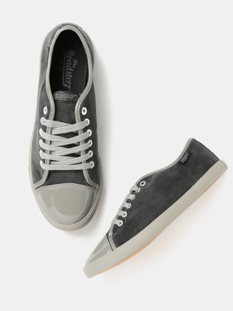 

Roadster Men Grey Sneakers