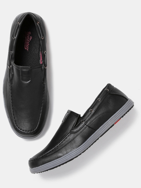 

Roadster Men Black Loafers