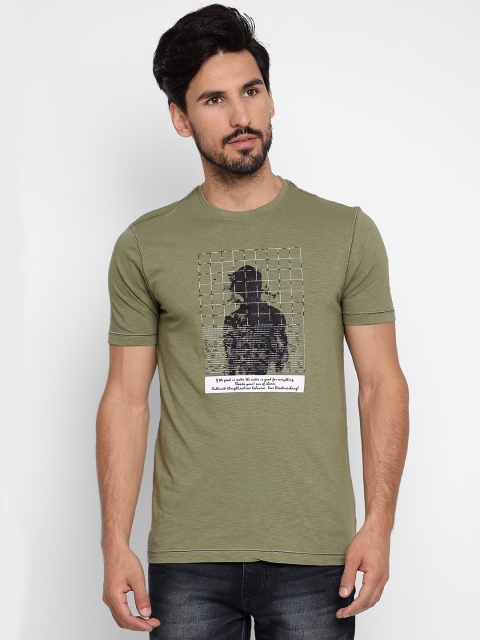 

Richlook Men Beige & Black Printed Round Neck T-shirt