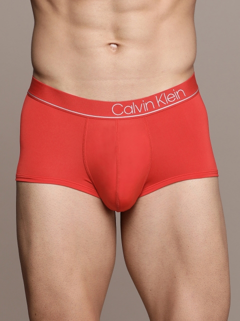 

Calvin Klein Underwear Men Red Low-Rise Solid Trunks