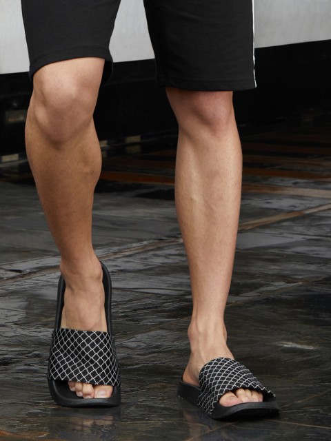

Carlton London Men Black & White Self Design Sliders