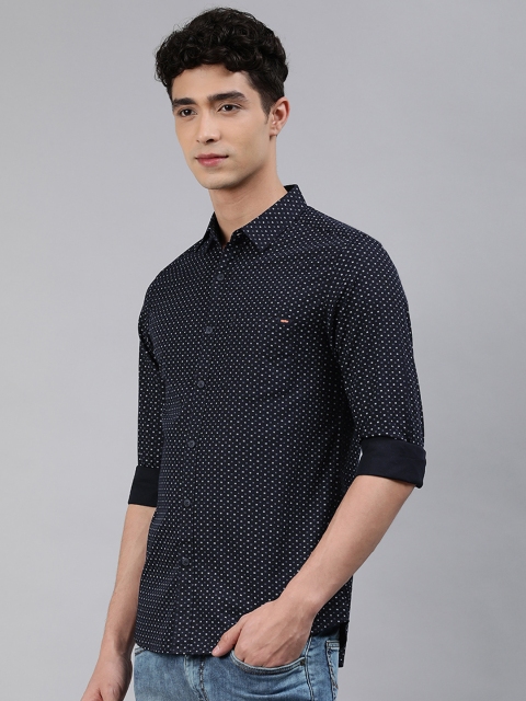

SPYKAR Men Black & White Slim Fit Printed Casual Shirt