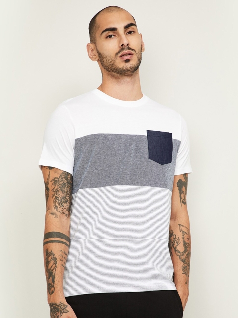 

Bossini Men White & Charcoal Grey Pure Cotton Colourblocked Slim Fit T-shirt