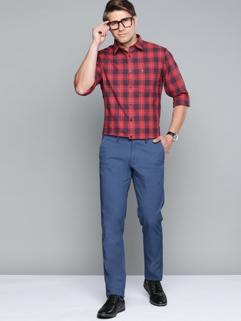

Indian Terrain Men Red & Navy Blue Pure Cotton Slim Fit Tartan Checks Casual Shirt